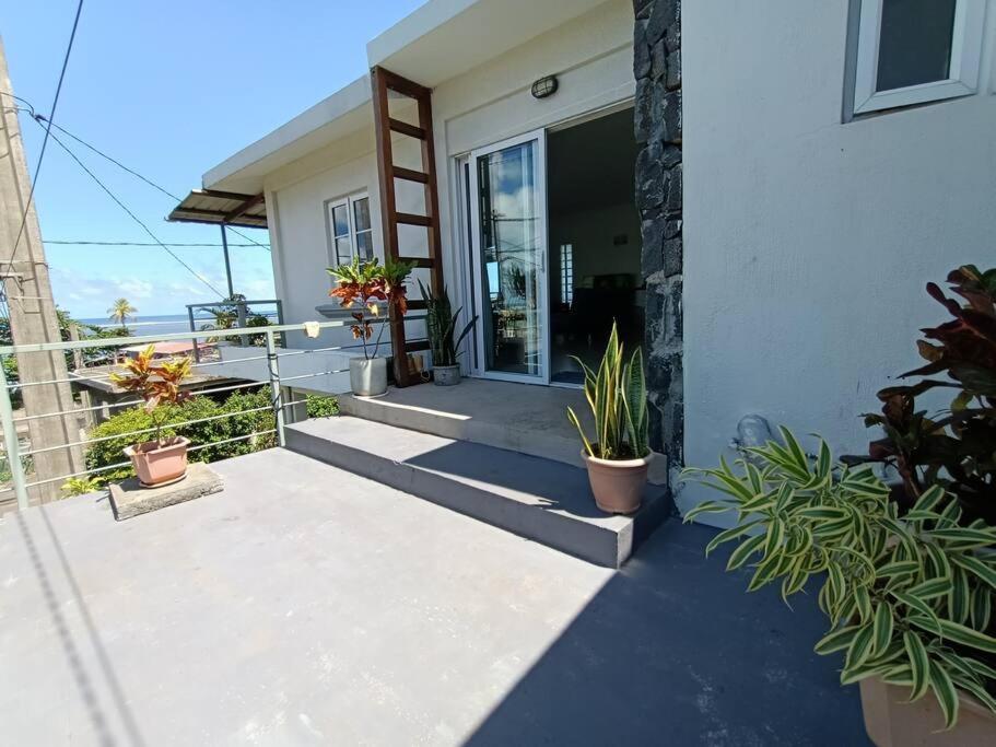 Surf House Holidays Ruisseau Creole Bagian luar foto